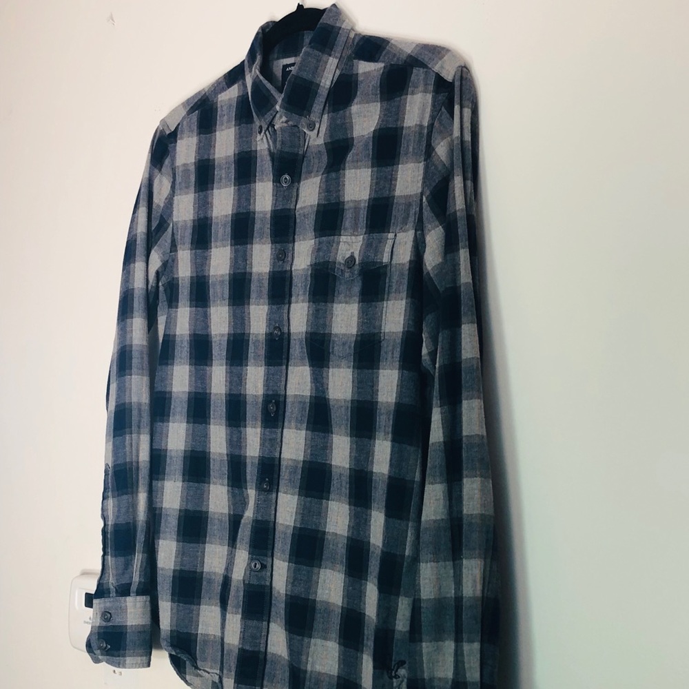 American Eagle Men’s Plaid Button Down Shirt - Picture 3 of 4